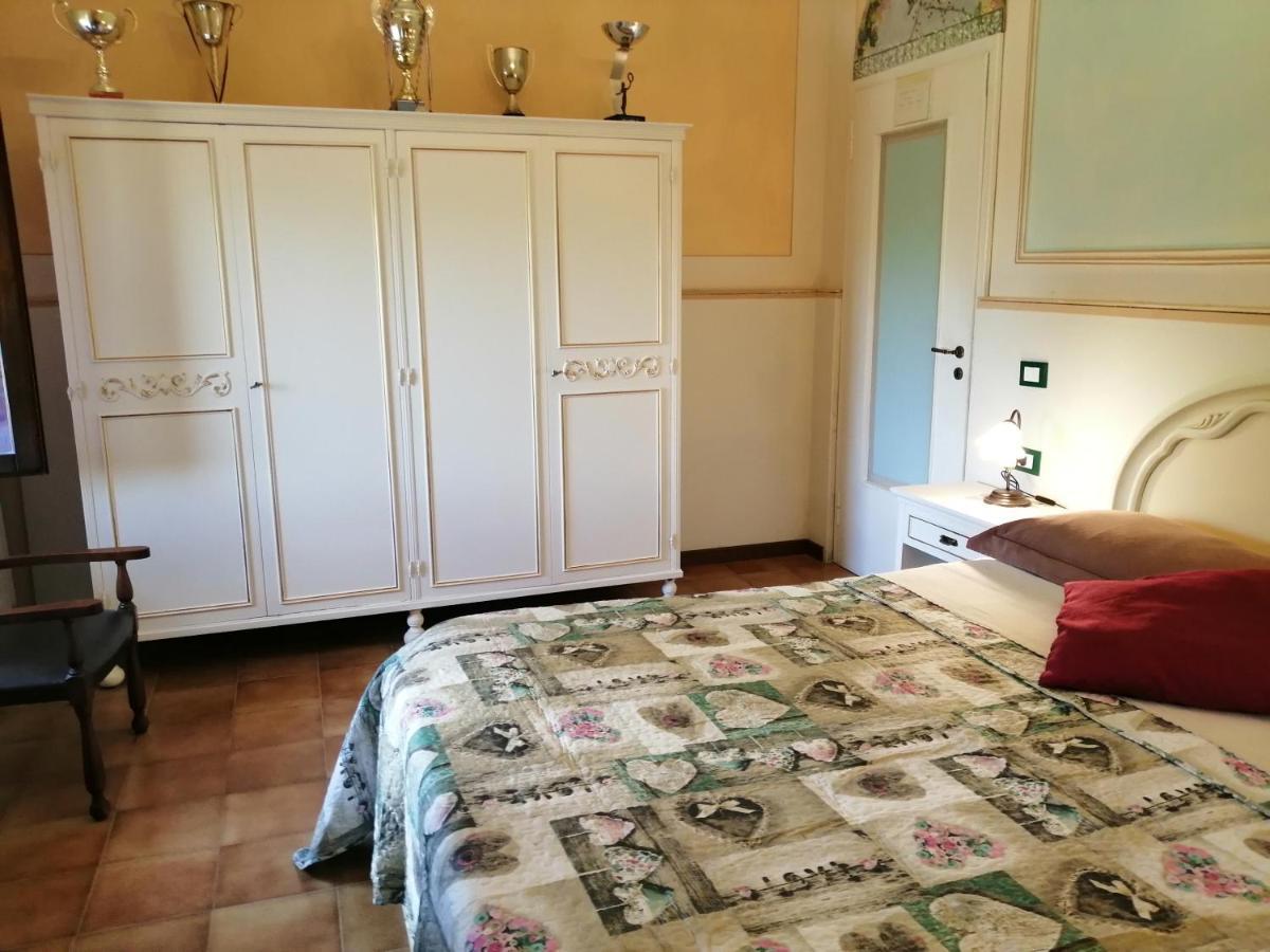 B&B San Nicola Serramazzoni Bagian luar foto