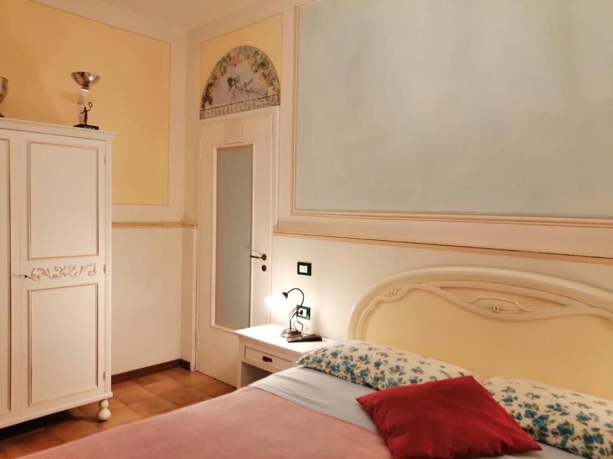 B&B San Nicola Serramazzoni Bagian luar foto