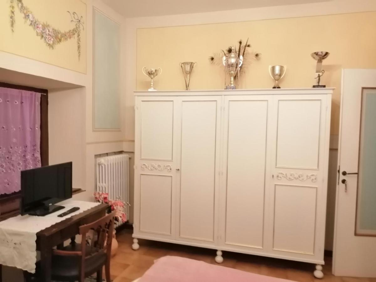 B&B San Nicola Serramazzoni Bagian luar foto