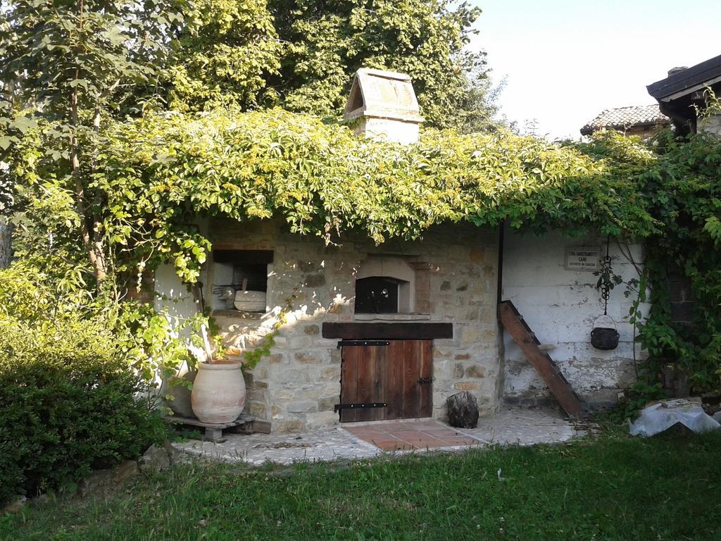 B&B San Nicola Serramazzoni Bagian luar foto