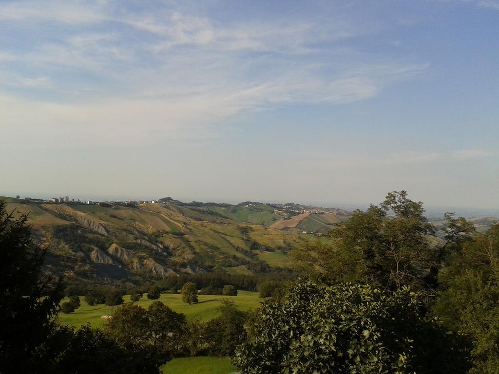 B&B San Nicola Serramazzoni Bagian luar foto
