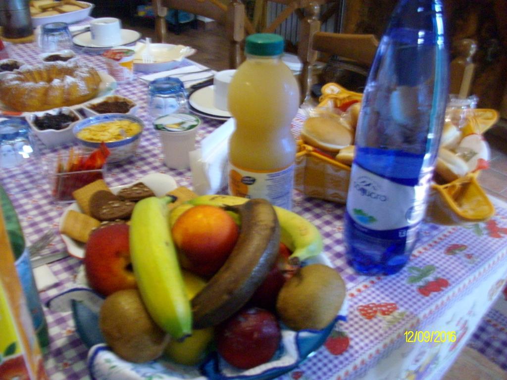 B&B San Nicola Serramazzoni Bagian luar foto