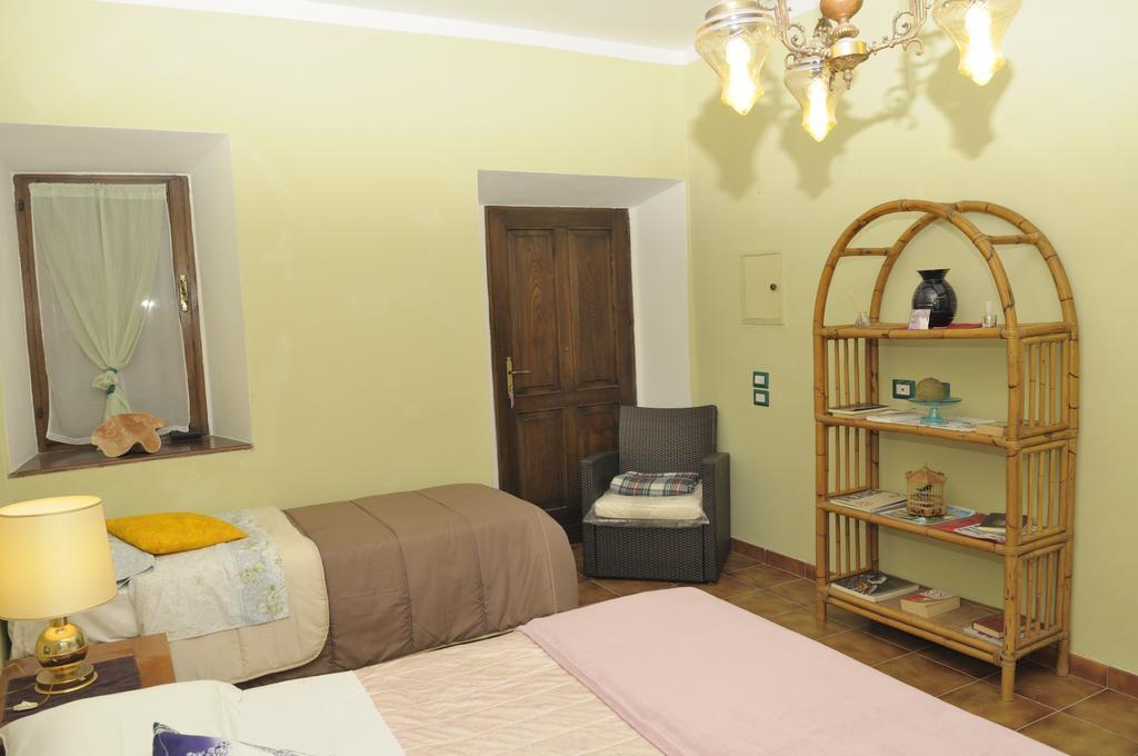 B&B San Nicola Serramazzoni Bagian luar foto