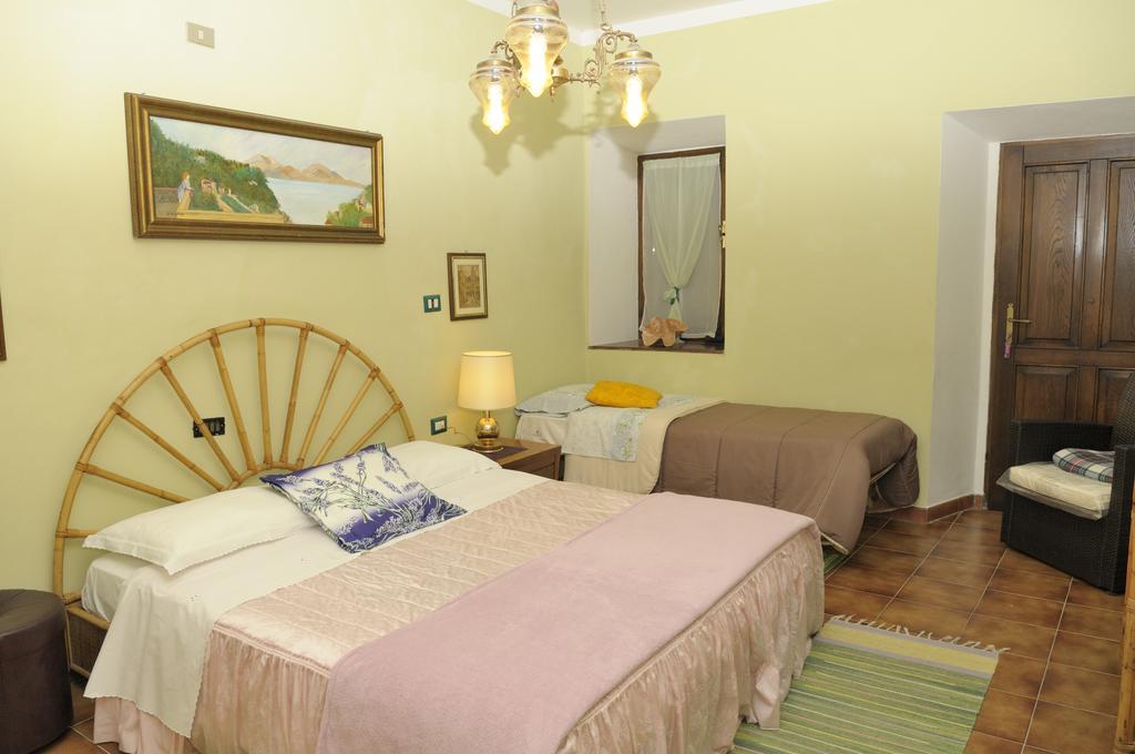 B&B San Nicola Serramazzoni Bagian luar foto