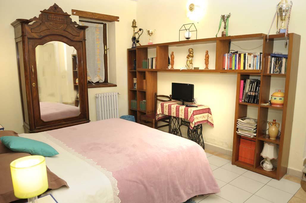 B&B San Nicola Serramazzoni Bagian luar foto
